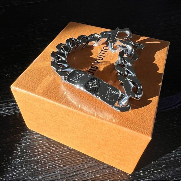 Louis Vuitton Silver Monogram Chain Bracelet - Picture 6 of 6